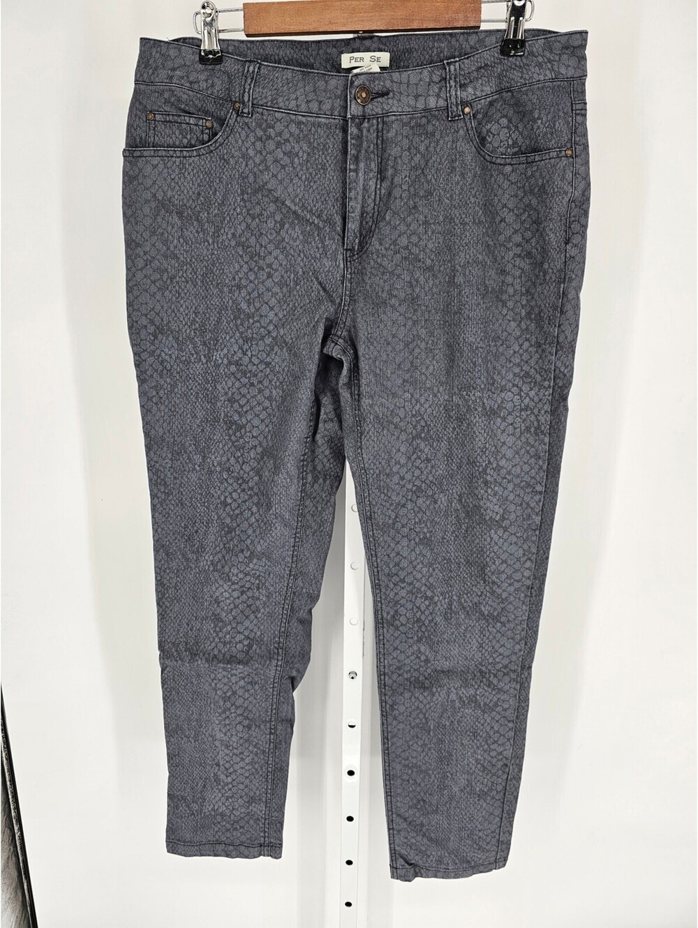 Per Se Women's Mid Rise Pockets Button Closer Snake Cotton Jeans Size 12